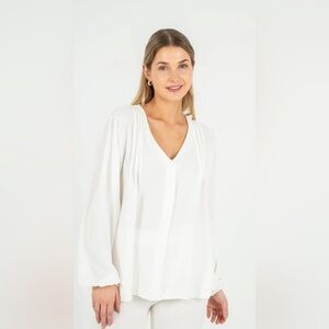 Elegant White V-Neck Blouse in XS made in Italy🇮🇹